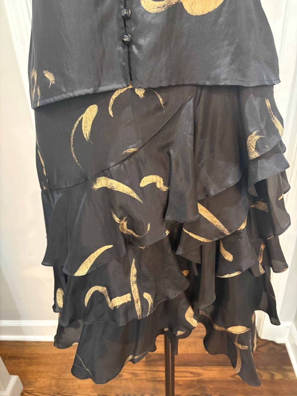 Lauren Ralph Lauren sz 8 top and sz 10 skirt 100% silk black and gold ruffled - Picture 2 of 9